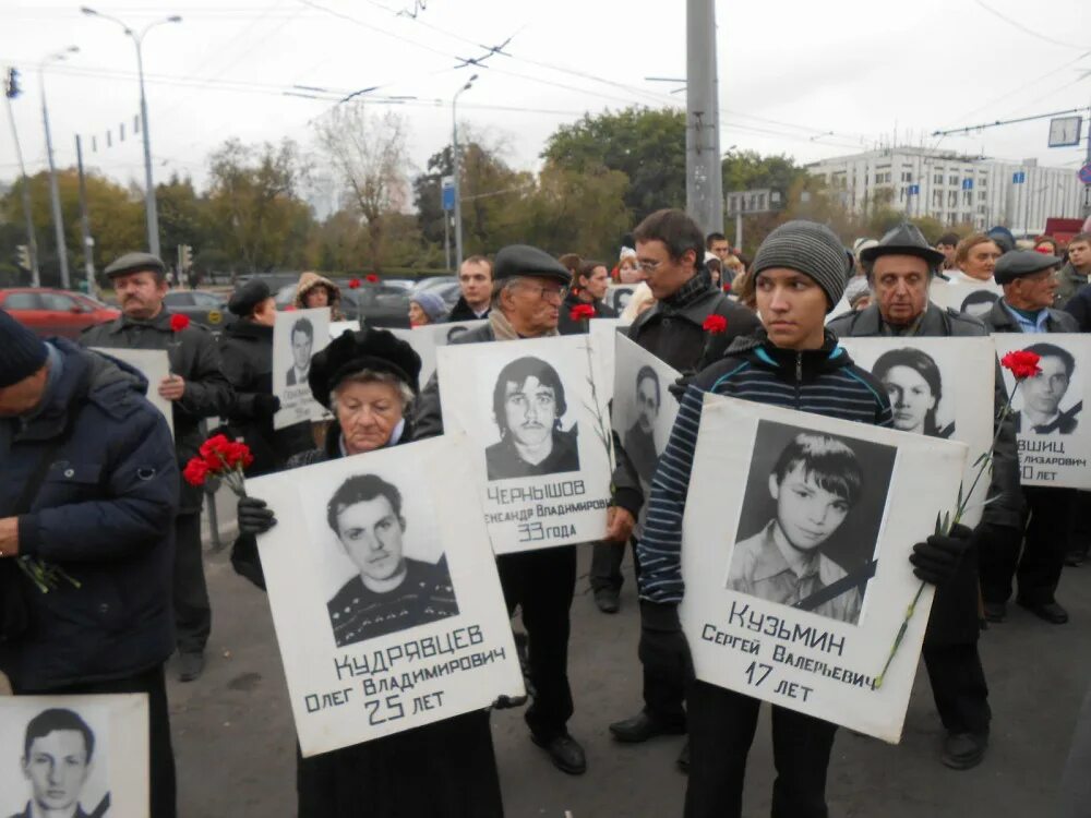 Шмарин. Омон октябрь 1993. Расстрел белых. Расстрел белых. Пленные милиционеры октябрь 1993.