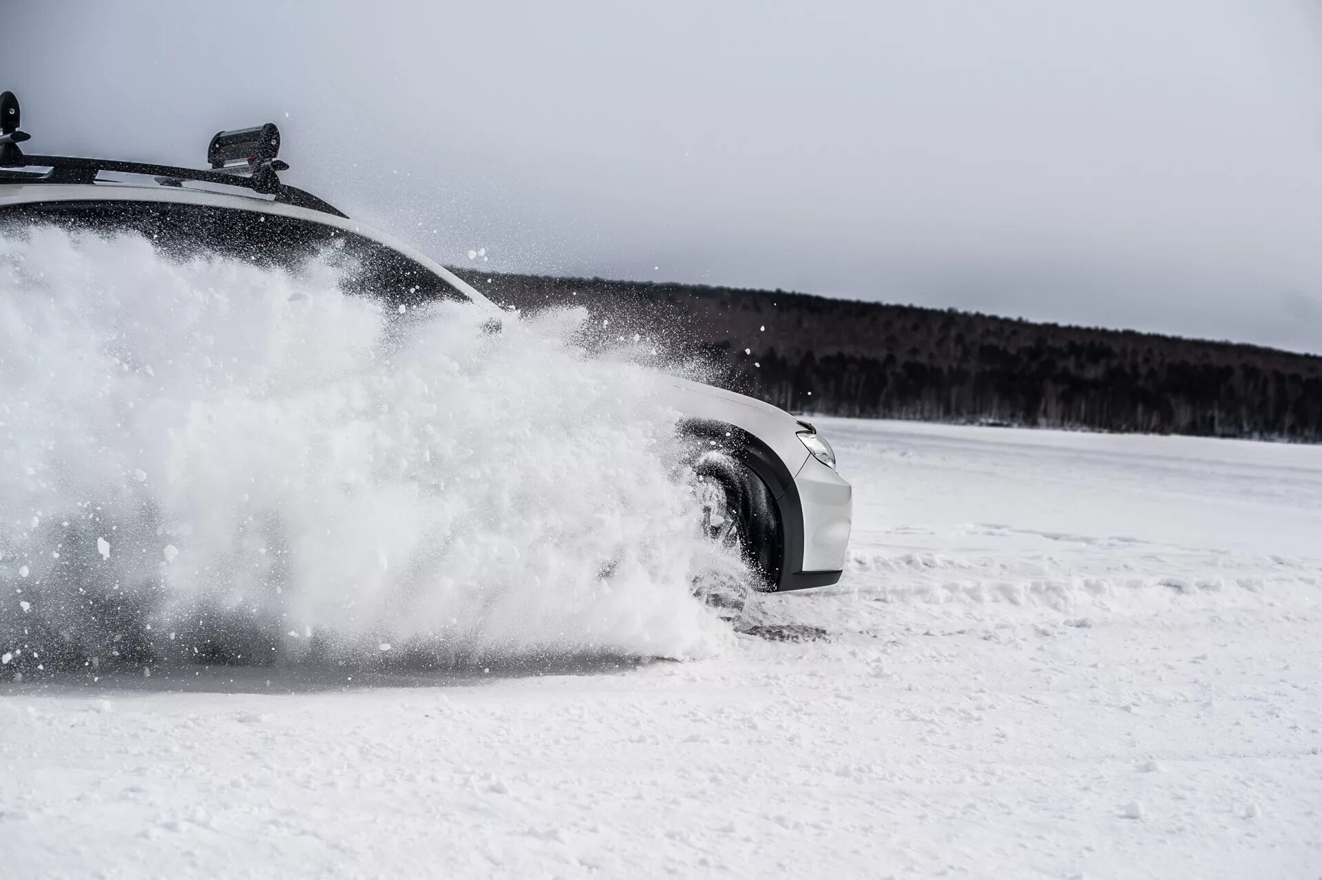 Drifting snow. Дрифт на снегу. Машина дрифт в снегу. Снег в дрифте. Снежный занос в Ярославле.