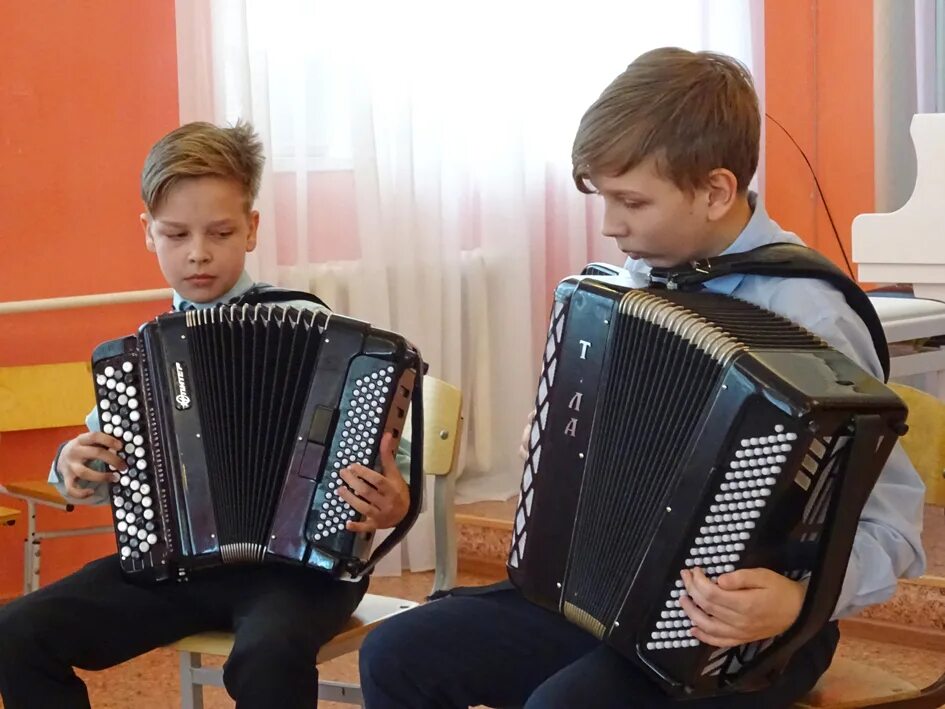 Дуэты баянистов дши. Баянисты в музыкальной школе. Дети баянисты. Дети баянисты. Аккомпаниатор баянист.