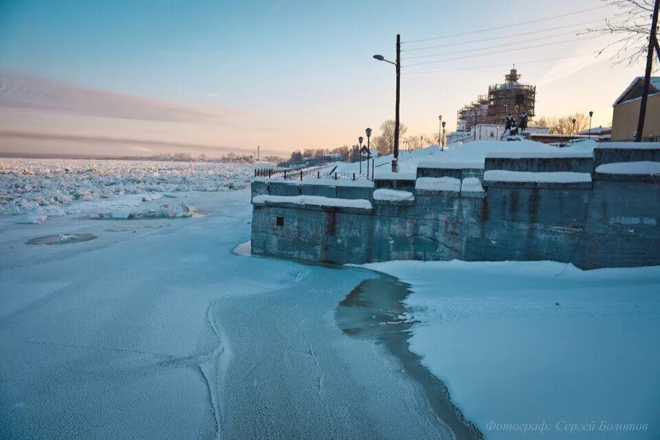 Реки северо енисейского района красноярского края. Поселок вельмо северо-енисейского района. Поселение староверов александровский шлюз в красноярском крае. Вода енисейск. Затопление ярыгинской набережной.