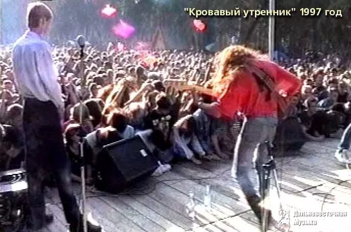 Песня не хило таскал. Песня не хило таскал. Мемы про хила и дд. Песня не хило таскал. Кейт буш running up that hill год.