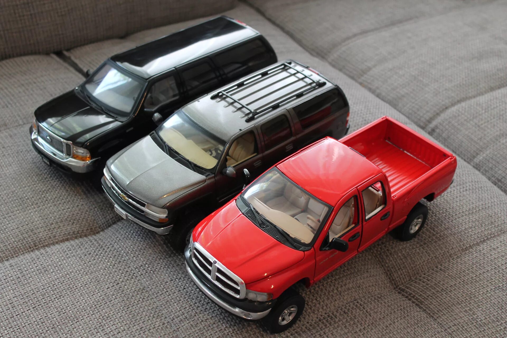 Jeep Grand Cherokee 1 18 Motormax. 1/32 Welly dodge Ram. Dodge Ram 1/24. Масштабная модель Ram 1500. Интернет магазины моделей машин