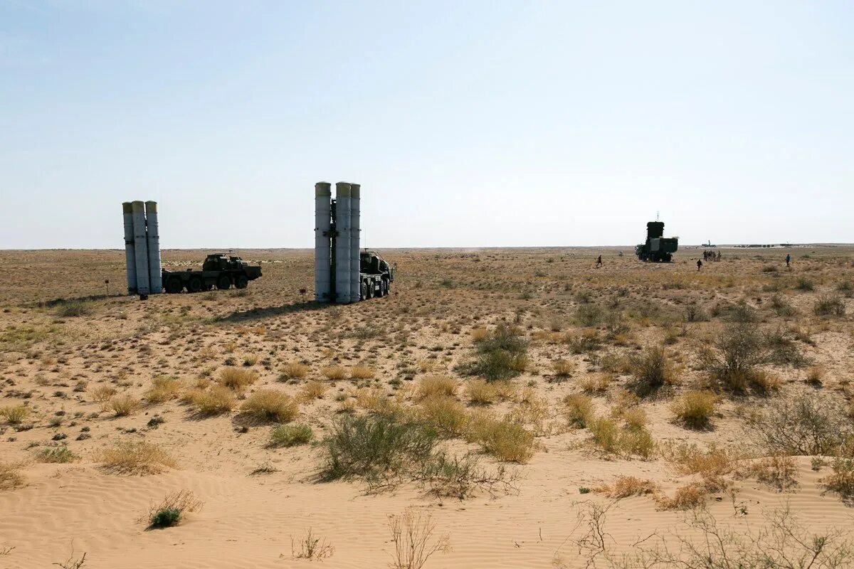 Полигон ашулук астраханская. Пустыня ашулук. Ашулук боевой полигон. Ашулук степь. Полигон ашулук астраханская область.