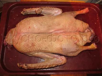 Гусь фаршированный рисом в духовке целиком
