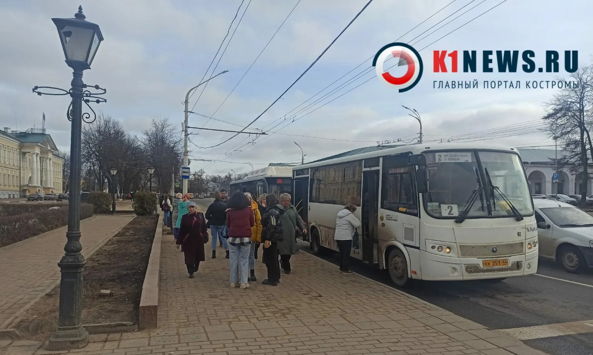 57 автобус кострома. Костромской автобус. 57 автобус маршрут. 13 автобус кострома остановки. Солнечный кострома.