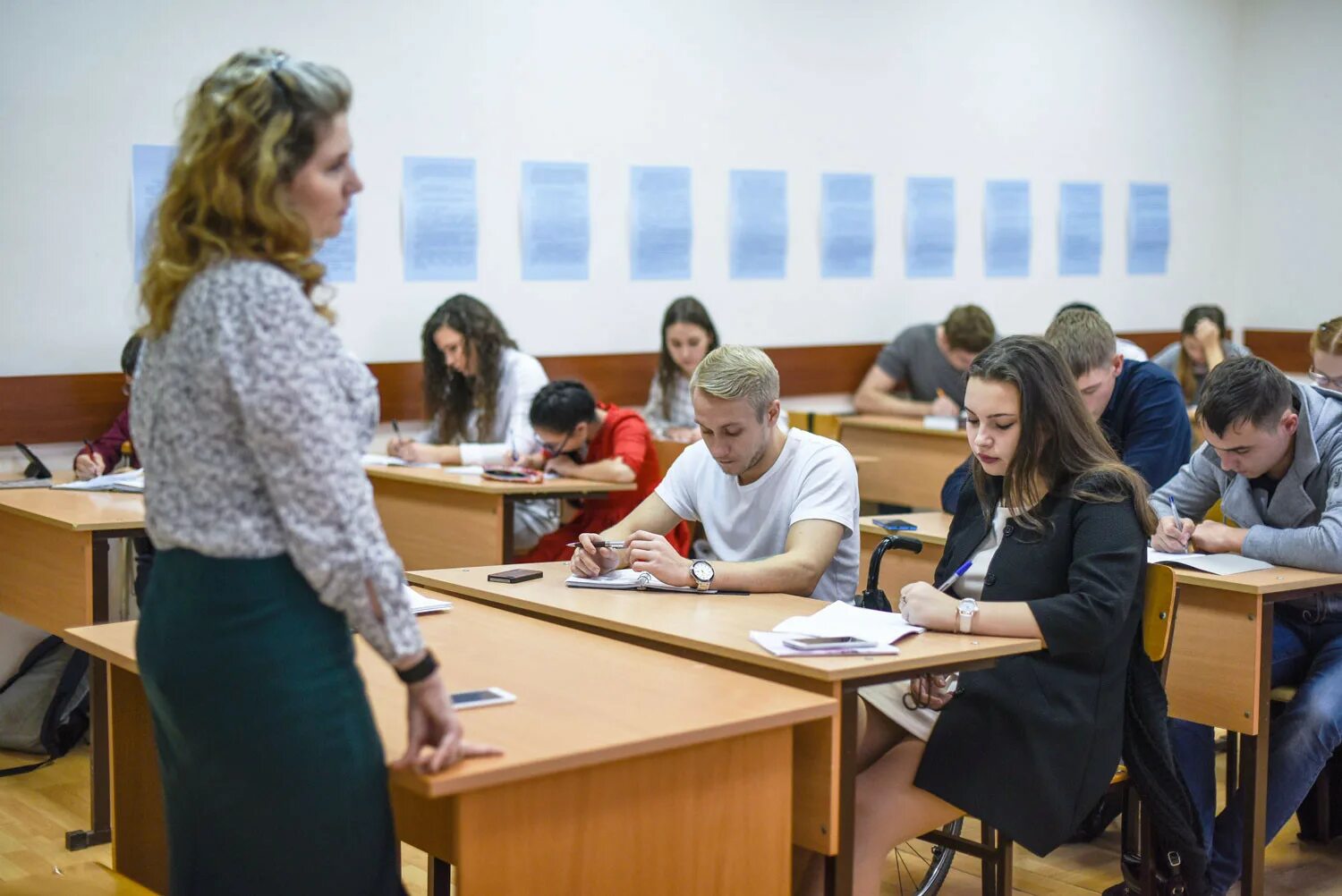 Вузы на экономиста. Преподаватель политологии. Московский государственный открытый университет экономист. Экономико гуманитарный университет. Рта Москва стипендия.