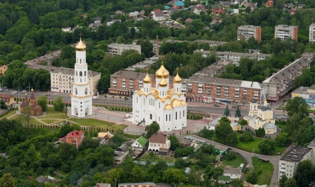 Баптисты брянск храм. Девушки в болгарах татарстан. Болгары брянск. Болгар татарстан костюм. Болгары брянск.