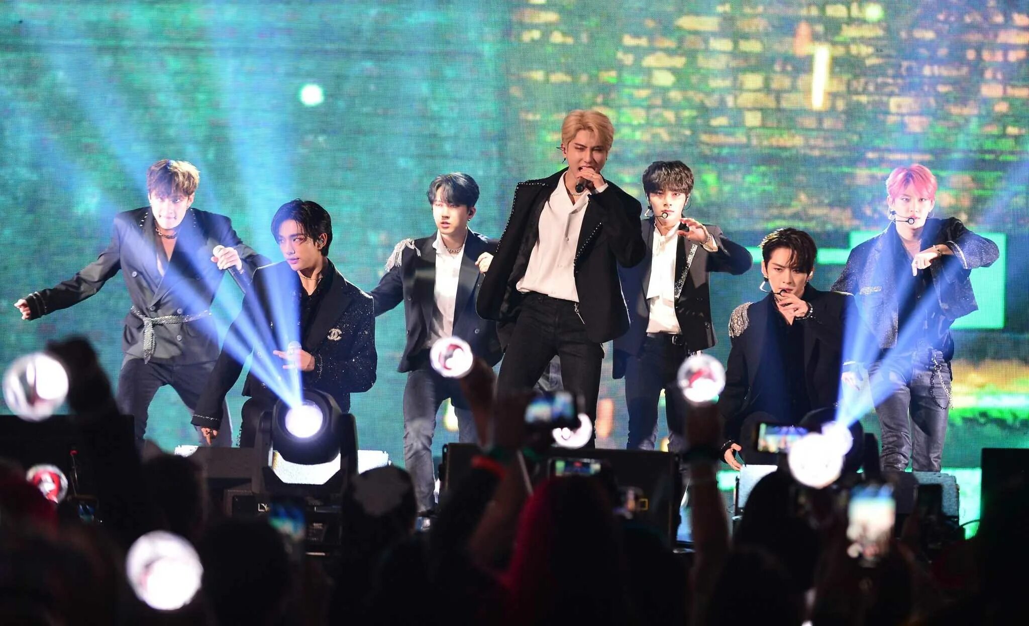 K pop concerts. Джей поп концерты. Концерт infinite. Nct на сцене. К-рор концерт.