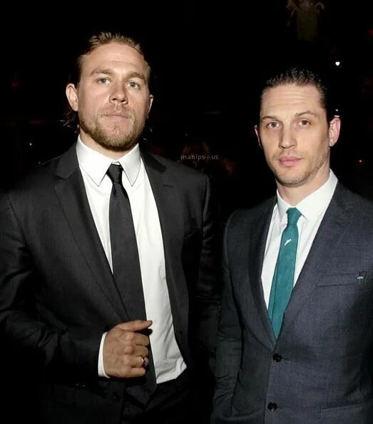 Том харди и чарли ханнэм. Чарли ханнэм и харди. charlie hunnam and tom hardy. том харди и чарли ханнэм вместе. том харди и ханнэм.