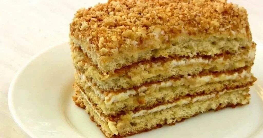 Домашние торты. Домашний тортик на кефире. Торт домашний легкий вкусный в духовке. Торт домашний легкий вкусный в духовке. Самый вкусный торт.