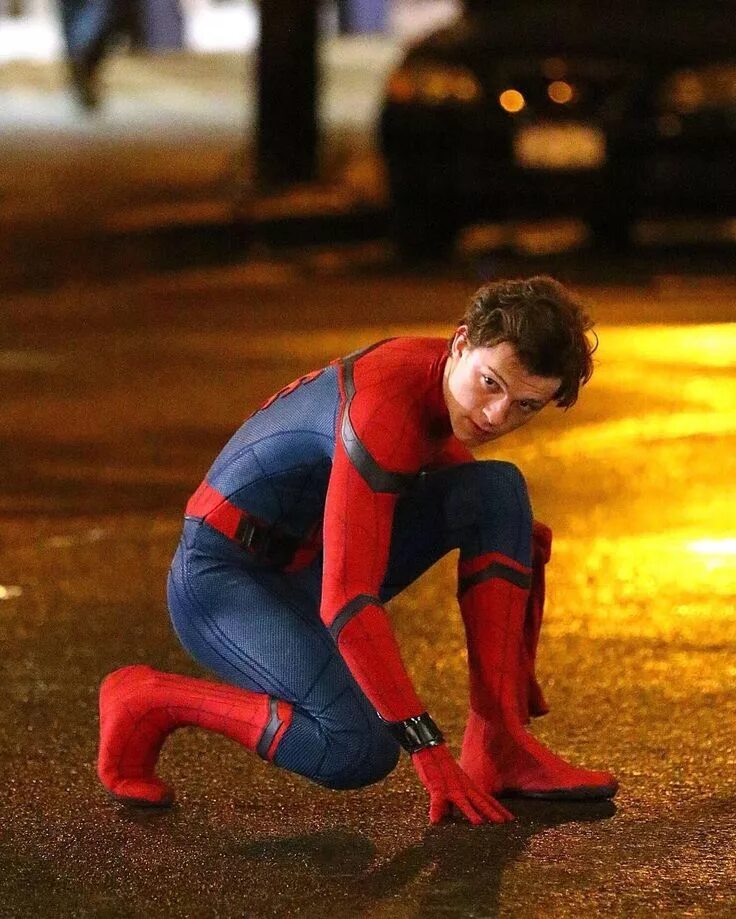 Том холланд роль человека паука. Spider man том холланд. tom holland spiderman. tom holland spiderman photo. том холланд человек паук улыбается.