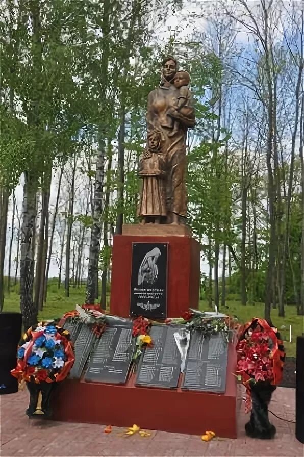 Белгородская область село большебыково. Мемориал большебыково. Церковь троицы живоначальной белгородская область. Церковь троицы живоначальной, село красногвардейское. Мемориал большебыково.