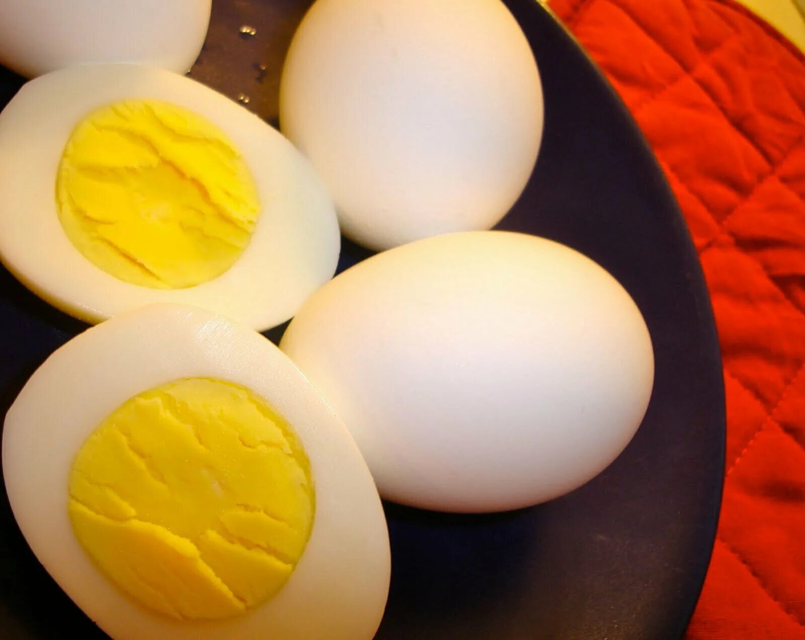 Кремовые яйца. Яйцо. Вареные яйца. Яйцо куриное. Яйцо куриное вареное.