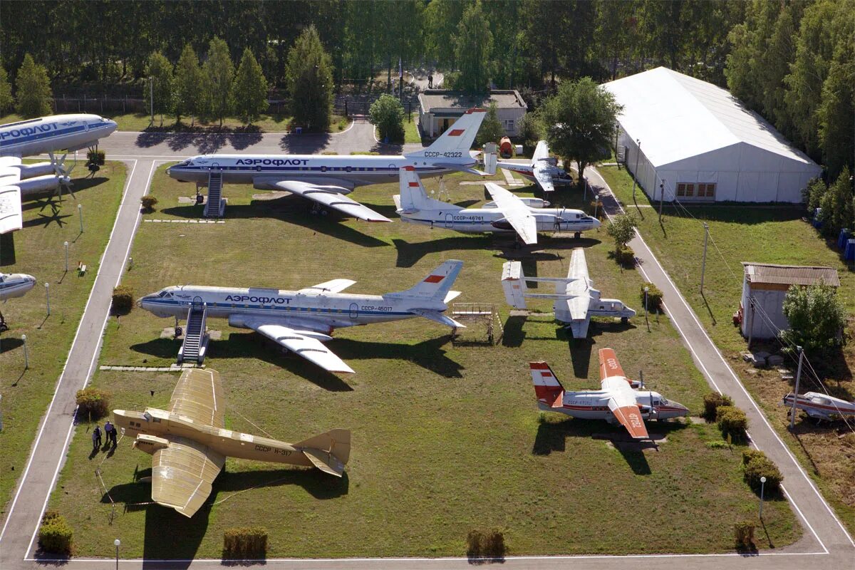 режим в самолете андроид. расписание рейсов. музей истории гражданской авиации ульяновск. самолет режим работы. 3д режим самолеты.