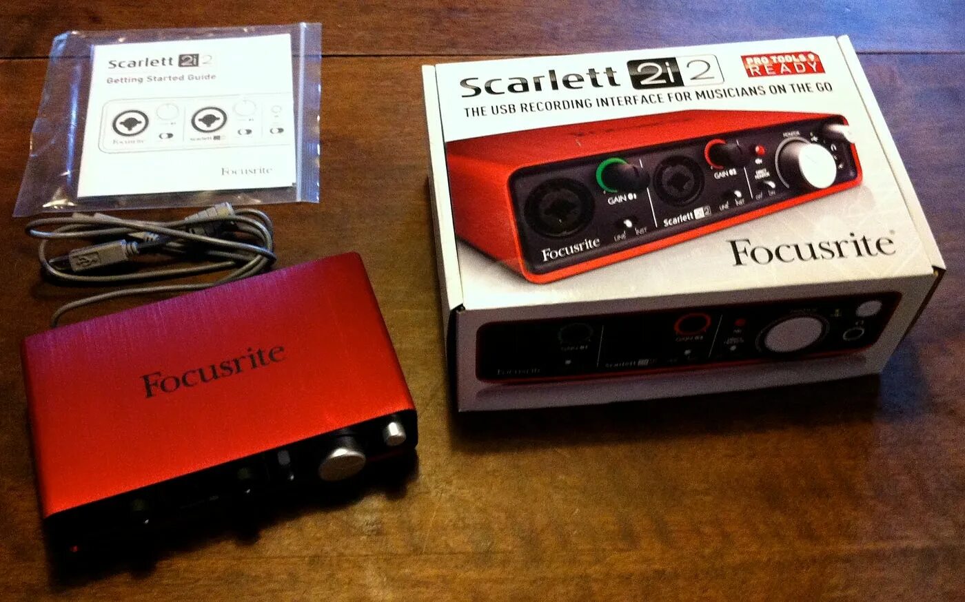 Звуковая карта focusrite 2i2. Focusrite 2i2 коробка. focusrite scarlett 2i2 кабель. focusrite scarlett коробка. scarlett 2i2 купить.