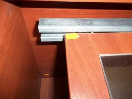 Шкаф купе замена роликов направляющих