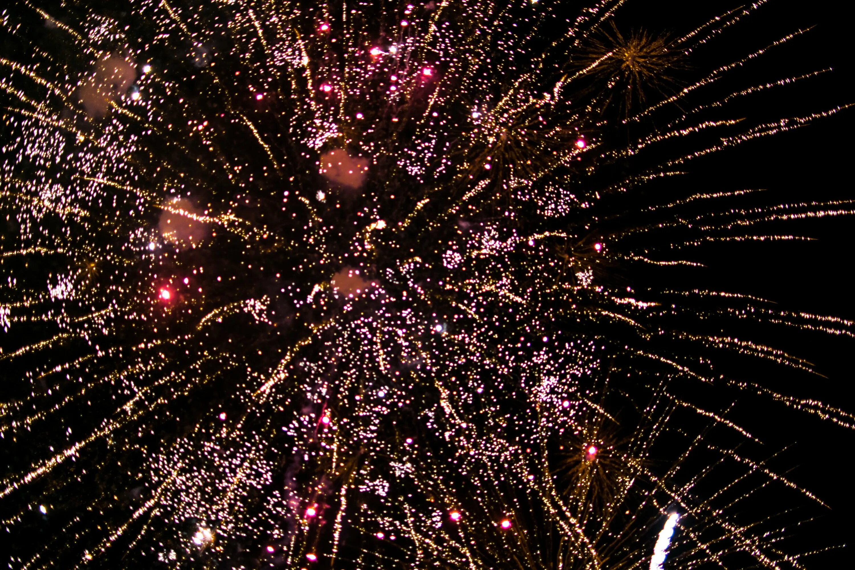 салют "новогодний". салют новогод 25. салют удача в новом году показать. рс7950 салют новогодний 1. батарея салютов новогодний.