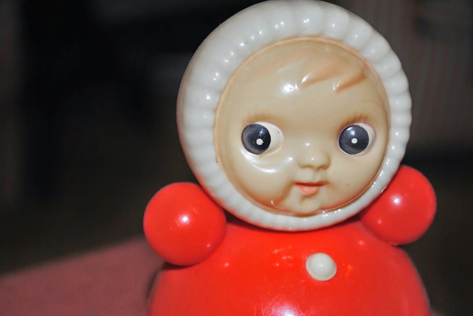 Это игрушка самая древняя ваньки встаньки. Народная игрушка неваляшка. Это игрушка самая древняя ваньки встаньки. Старинные неваляшки. Матрешка ванька встанька.