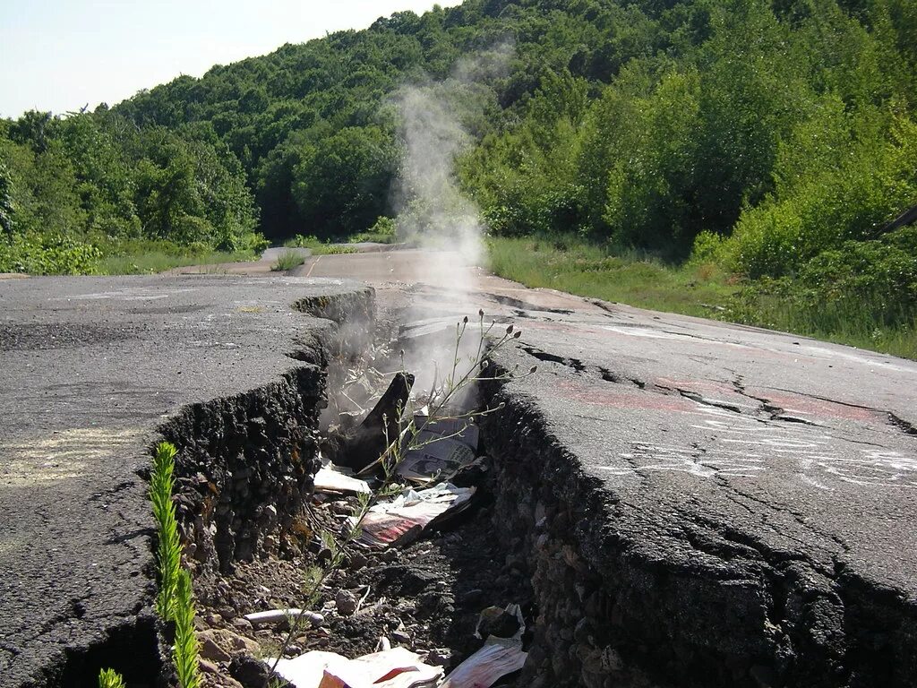 Centralia. Город централия штат пенсильвания. Сентрейлия пенсильвания город призрак. Город централия пенсильвания. Централия штат пенсильвания.