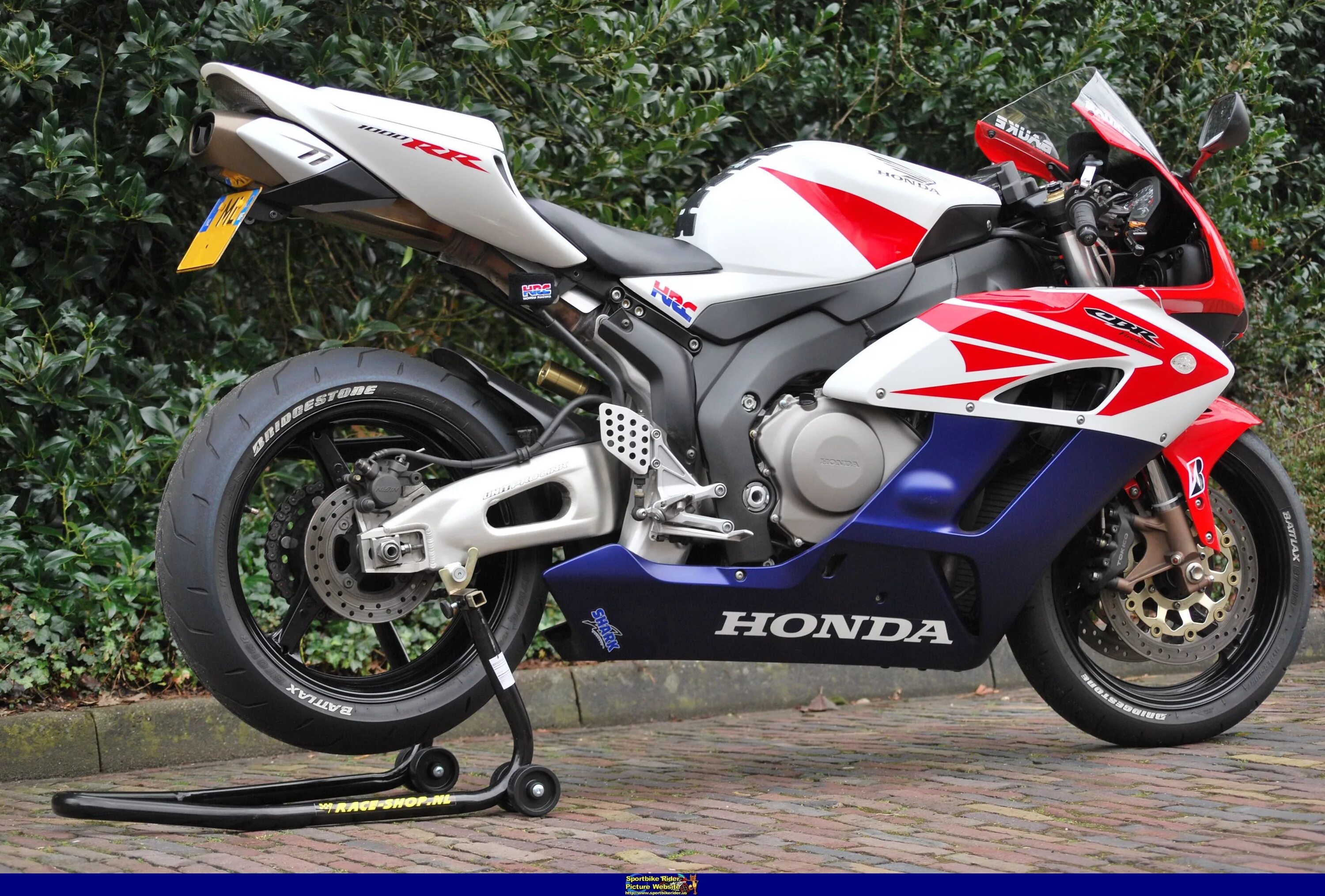 Honda Fireblade 1000 RR 2004. Honda cbr1000rr. Cbr1000rr Fireblade 2004. Хонда СБР 1000рр 2004.