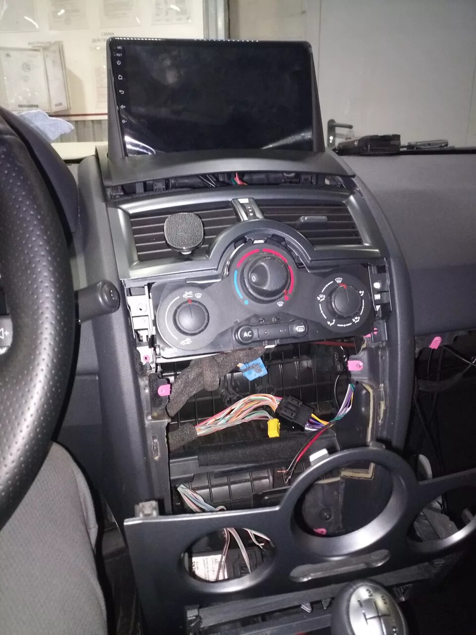 Штатная 2 din магнитола для renault megane 2. Меган 2 установка магнитолы. Рено меган 2 2din. Штатная магнитола рено меган 2. Меган 2 установка магнитолы.