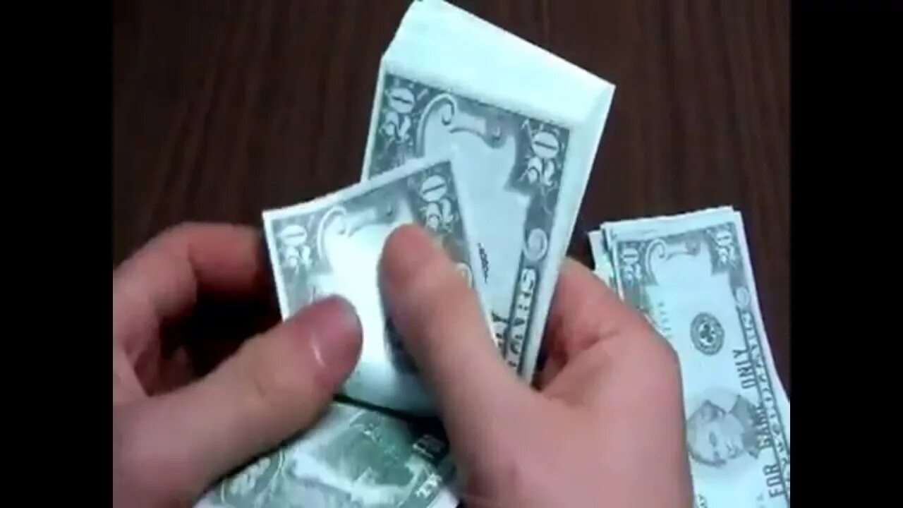 Много денег обои. Ролики про деньги. Человек с пачкой денег. Ролики про деньги. Пересчитывает деньги gif.