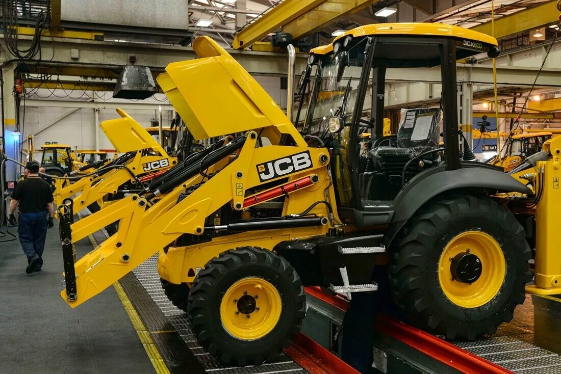 Jcb 2025. Jcb. трактор jcb. английский трактор экскаватор. трактор на английском.