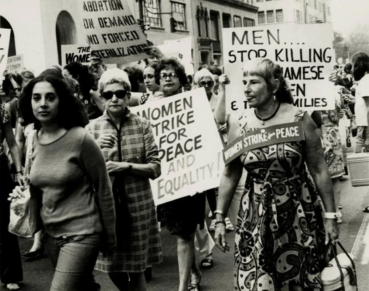 The people's movement. Вторая волна феминизма. Феминистское движение в США В 1960-Х гг. Феминистки 1970. Феминизм 1960.