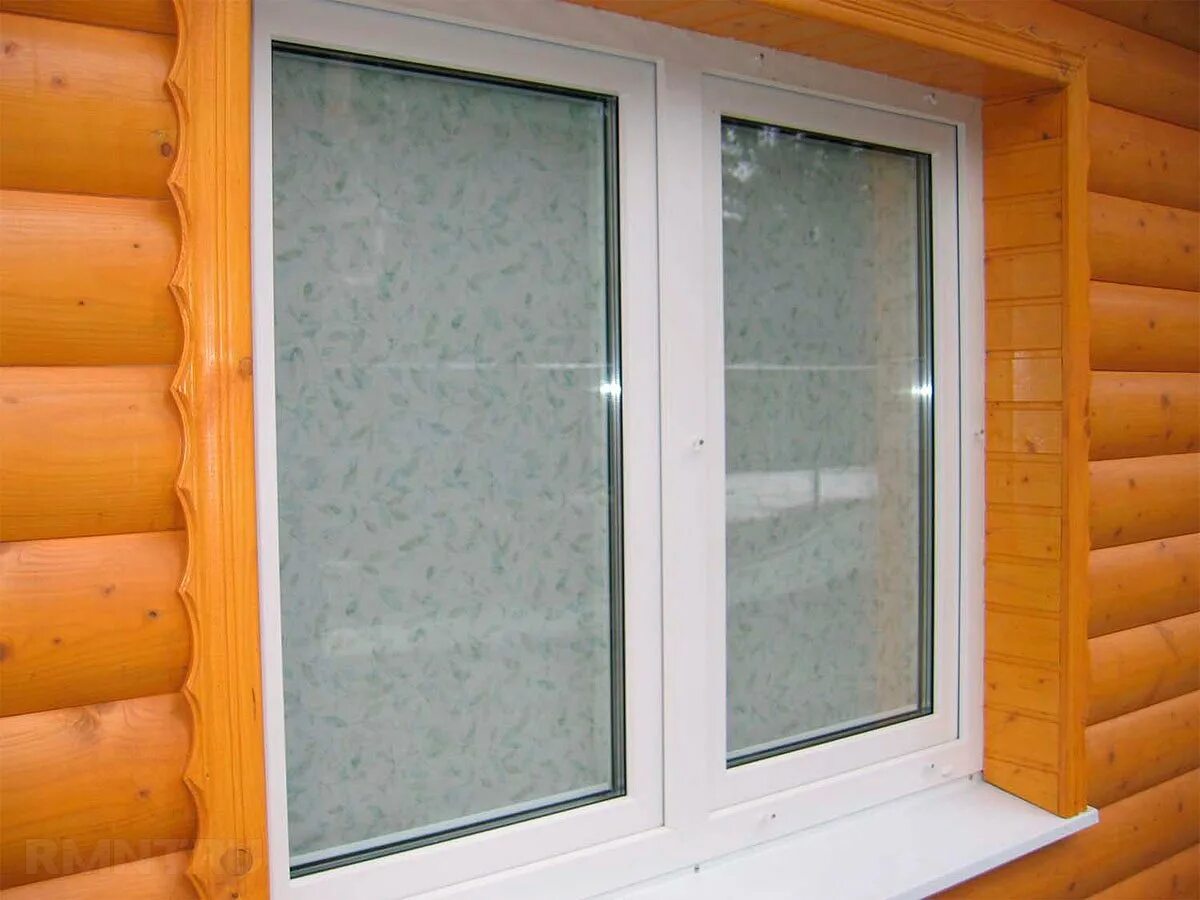Установки деревянных откосов окна. Пластиковые окна в деревянном доме. Отделка откосов в деревянном доме. Пластиковые окна в деревянном д. Пластиковые окна для деревянного дома.