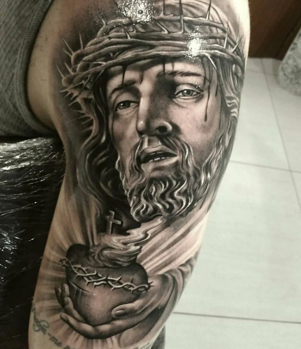 Тату бога иисуса христа. Тату иисус христос реализм. Тату иисус на груди. Татуировка христа. Наколка иисуса христа.