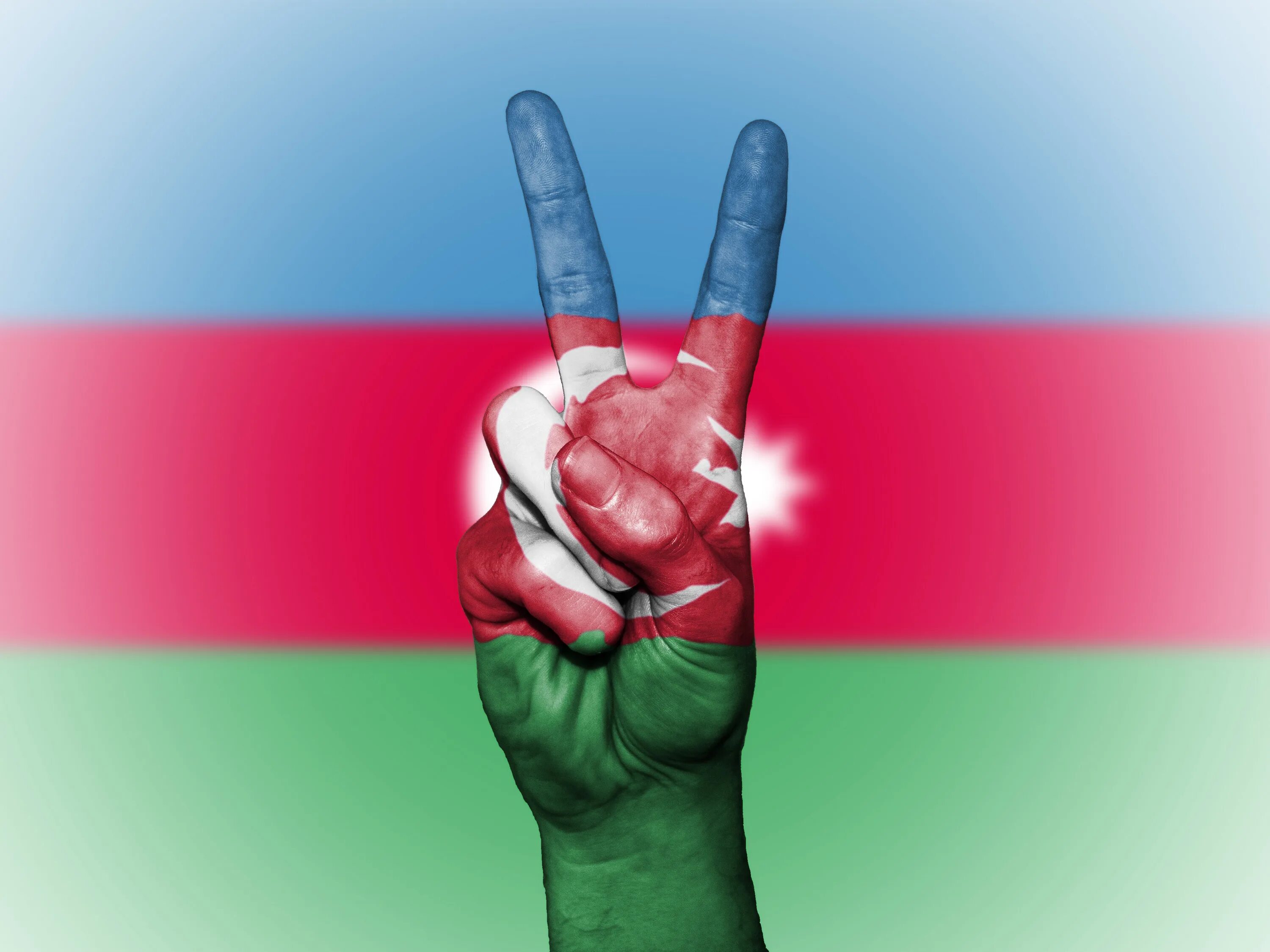 Yükle azeri. Azerbaijan Flag. Азербайджанский флаг. Флаг Азербайджана фото. Флаг Азербайджана в руках.