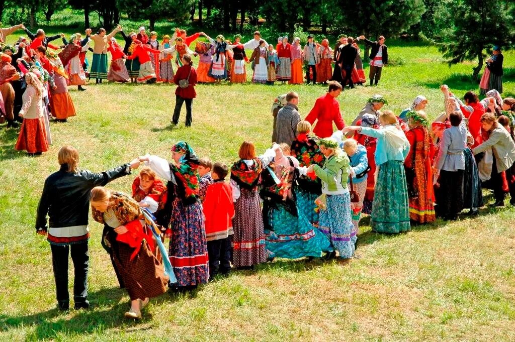 Описание фото праздник. Красная горка праздник русские народные праздники. красная горка 2025. гуляния на красную горку. красная горка на руси праздник.
