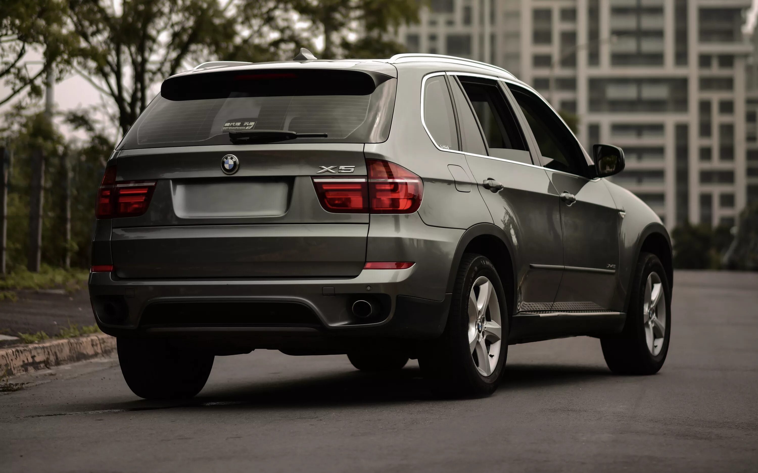 Х 5 21 16. БМВ х5 джип. BMW x5 Backside. BMW джип x5. БМВ x5 2015.