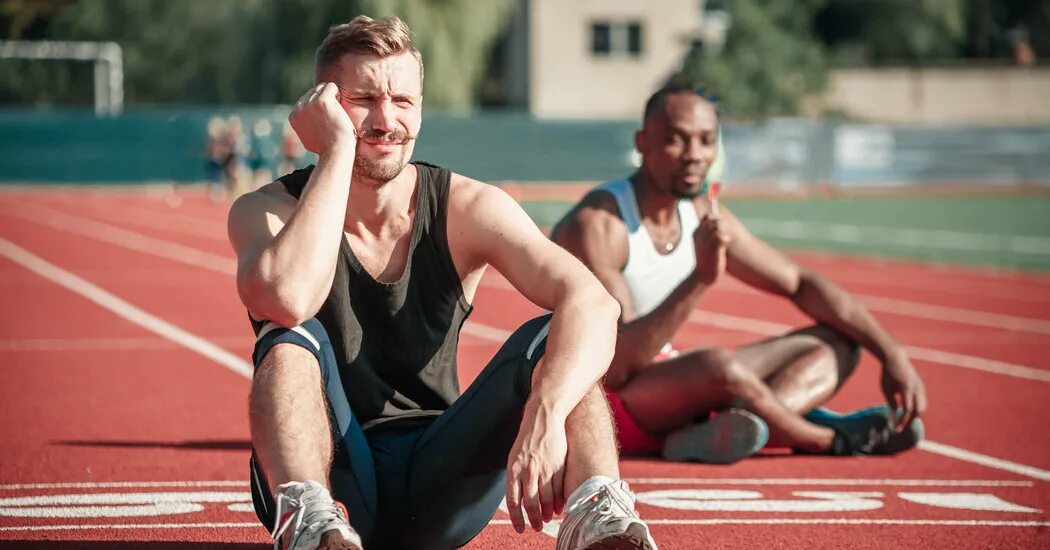 Фотографии спортсменов. Здоровый мужчина. Спортсмен. Спортсмен с медалью. Спортсмены с протезами.