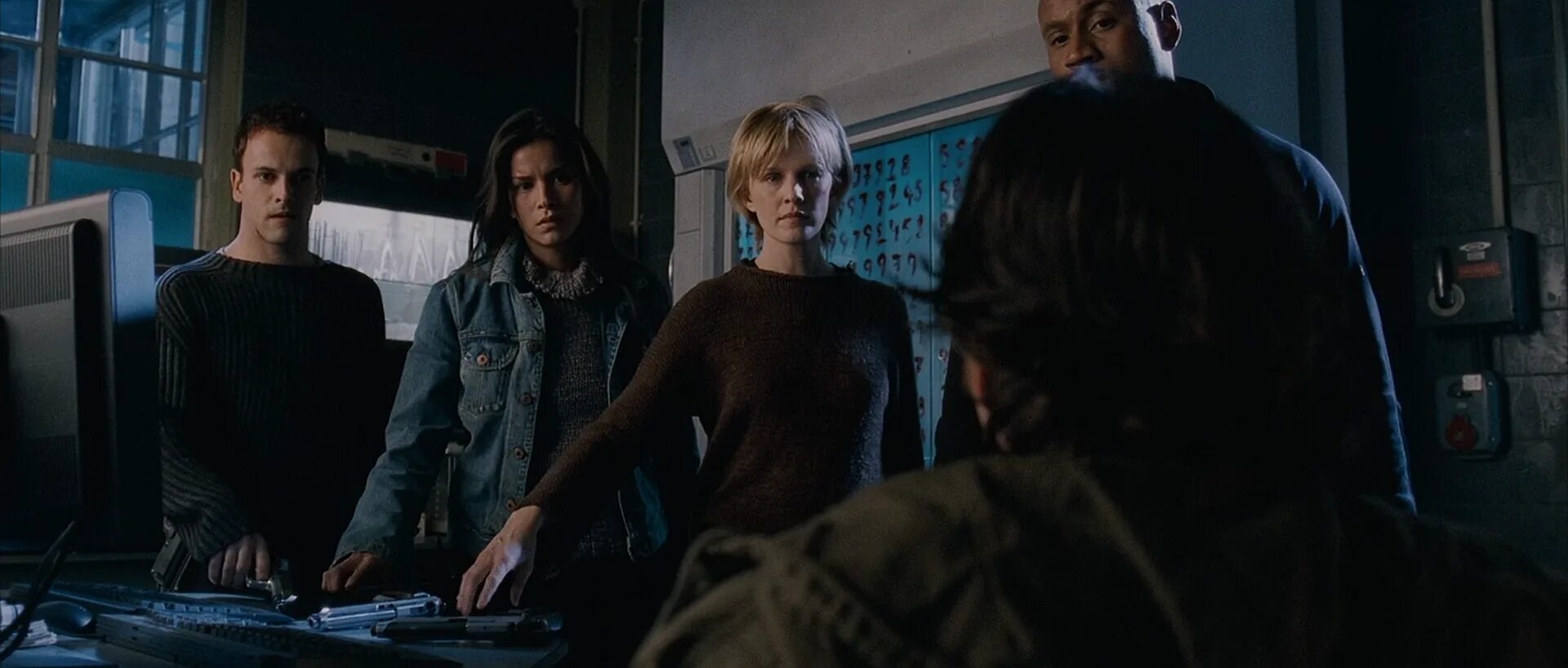 Охотники за разумом нетфликс. Фильм mindhunters 2004. охотники за разумом mindhunters, 2004, 106 мин.. охотники за разумом 2004 лордфилм. охотники за разумом 2004 mindhunters dvd.