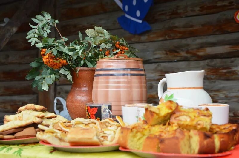 Русская национальная кухня проект. Традиционная русская еда. Русская кухня. Национальные блюда урала. Национальные блюда народов среднего урала.