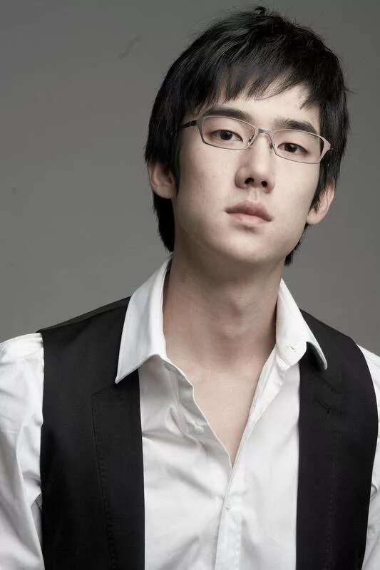 Юн сок. Ю ён сок (yoo yun suk). Юн сок. Юн сок. Ю ён-сок корейский актёр.