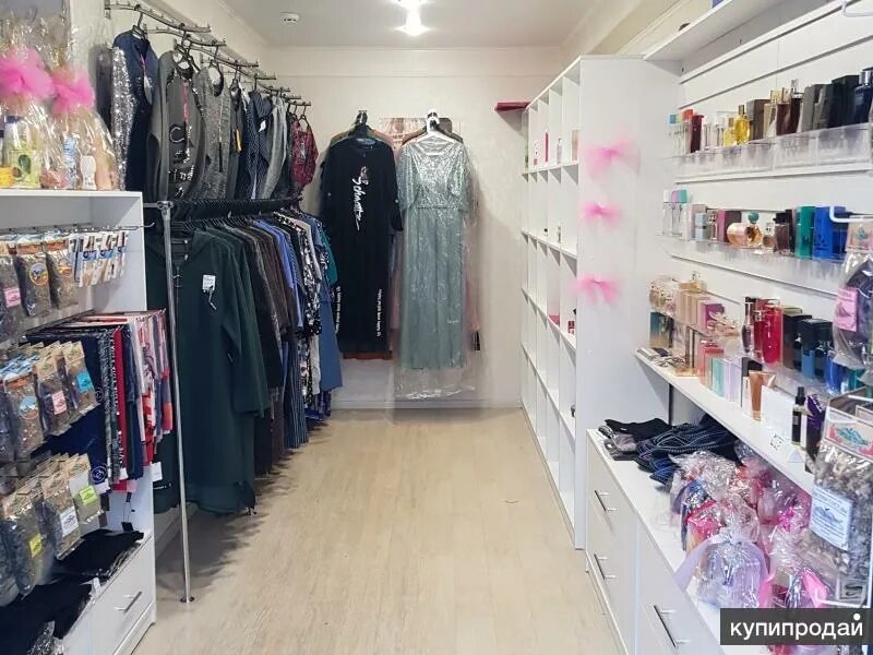 Бутик женской одежды каспийск. Магазин спортивной одежды в махачкале. Магазины одежды в каспийске. Бутики каспийск мужской одежды. Мегастор анжи махачкала магазин.