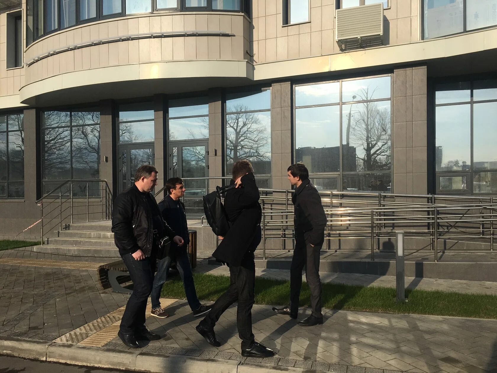 Жк любовь и голуби. Инвестиции логотип. Алексей перлин сму 6. Сму-6 инвестиции перлин. Сму-6 логотип.