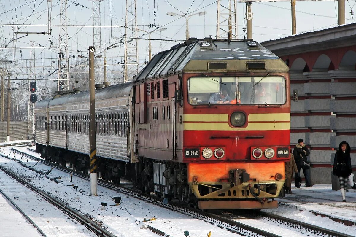 Поезд спб курск. Электричка Курск Воронеж. Поезд тэп70. Воронеж Курск поезд. Пригородный поезд Курск Воронеж.