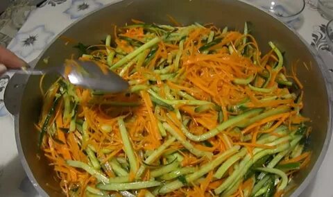 Огурцы по корейски с морковью и чесноком