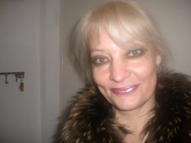 женщина в возрасте. одинокие дамы. женщины москвы 55 лет с телефоном. женщины 40 45 лет для серьезных. обычная русская женщина.