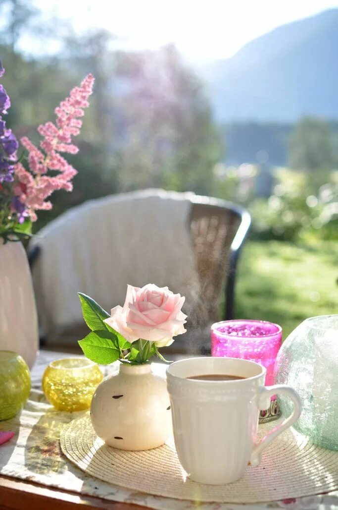 Утро картинки необычные красивые новые. Весеннее чаепитие. Летнее утро. Чай цветок. Весенний завтрак.