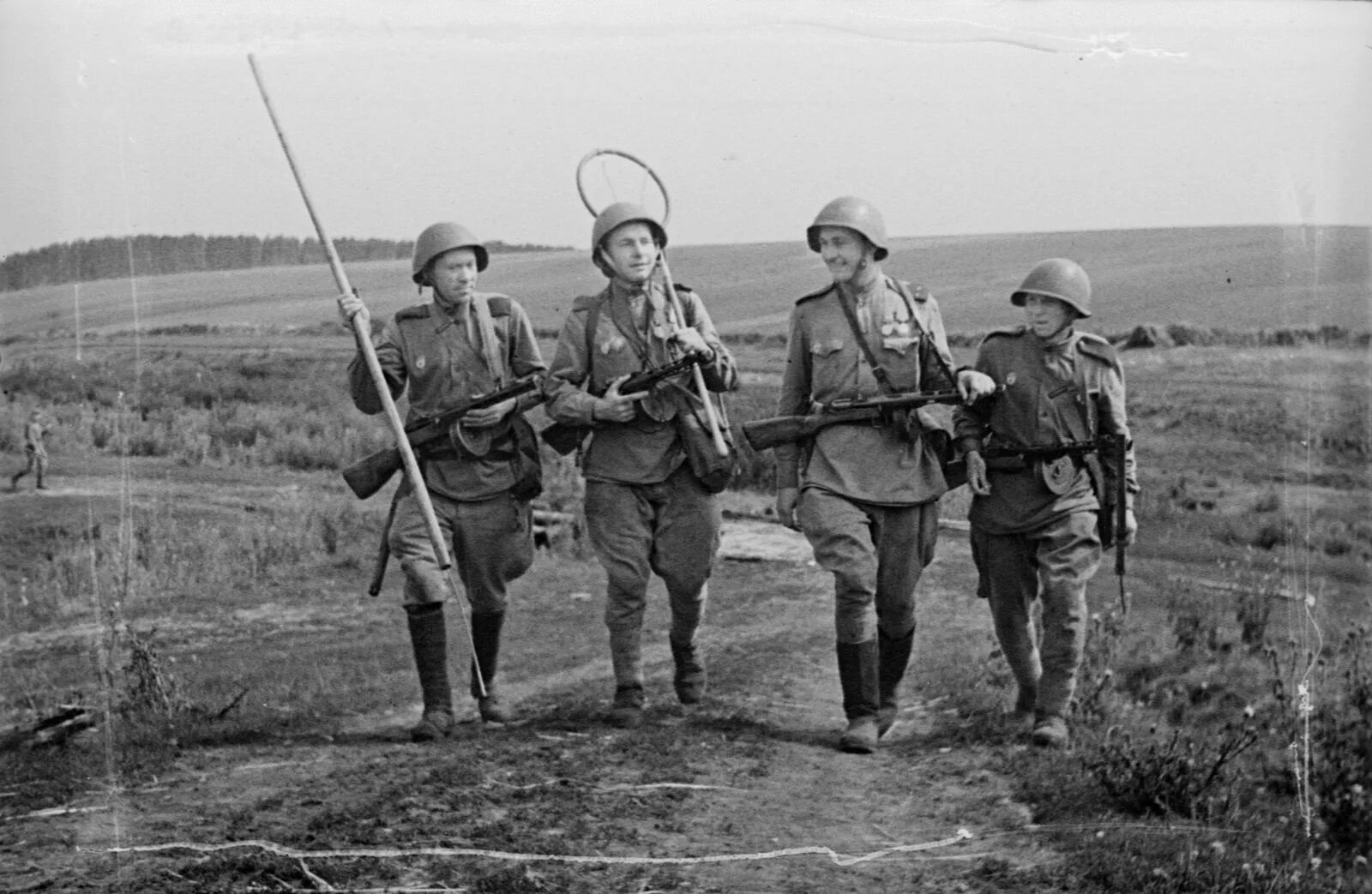 Советские саперы вов. Саперы ркка в 1941 году. Стрелковая дивизия 1943 год. 1067 стрелковый полк 311 стрелковой дивизии. Штрафные батальоны великой отечественной войны.