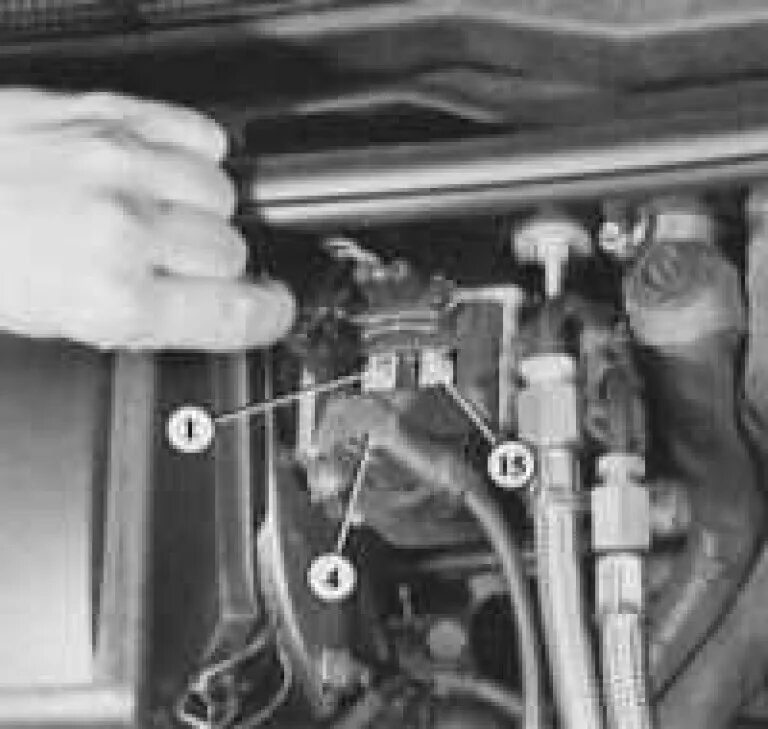 Коммутатор ауди 80 2. Ауди где стоит коммутатор. Коммутатор ауди 100 с3. Катушка ауди 80 и4. Ауди где стоит коммутатор.