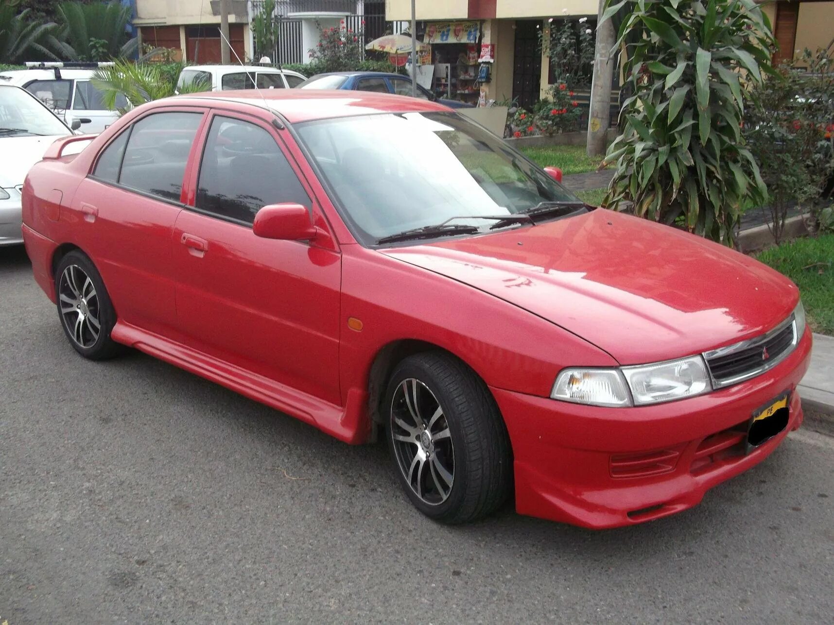 Митсубиси мираж купить. Митсубиси Мираж 2000. Mitsubishi Lancer Mirage. Митсубиси Мираж 2000 седан. Mitsubishi Mirage 2000 купе.