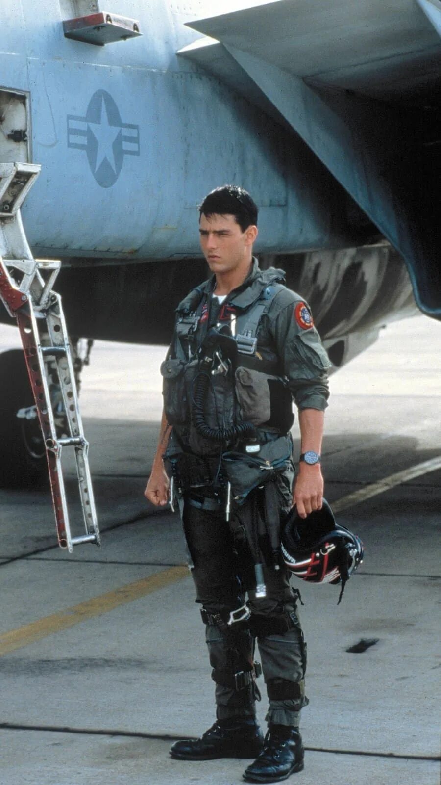 Top gun 1986 video game. Том Круз Top Gun 1986. Top Gun том Круз Маверик. Мэверик том Круз 1986. Том Круз 1986 лучший стрелок.