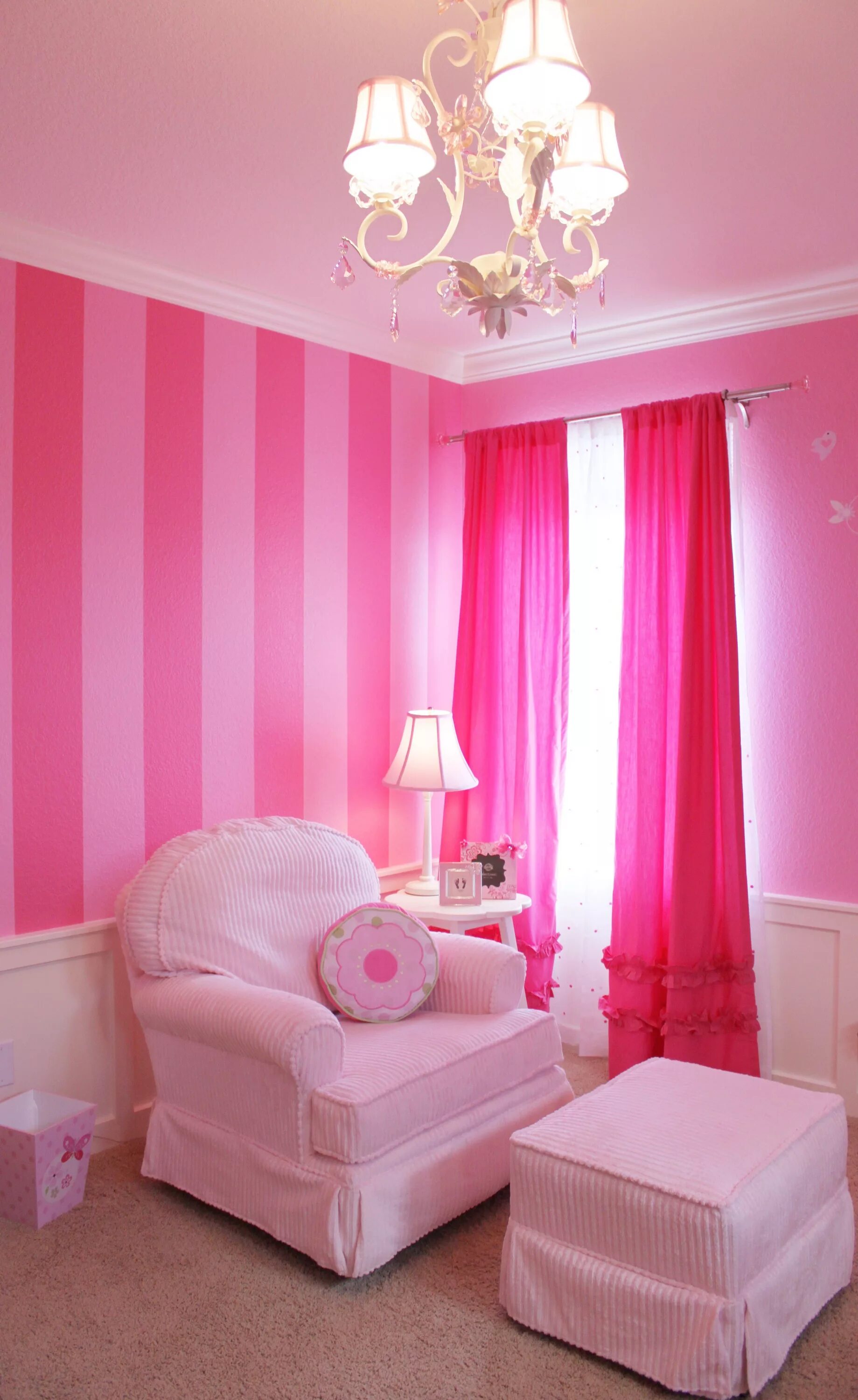 Перекрашу квартиру в розовый. Комната в розовом цвете. Розовый цвет в интерьере. Комната для девочки розового цвета. Розовые стены в интерьере.