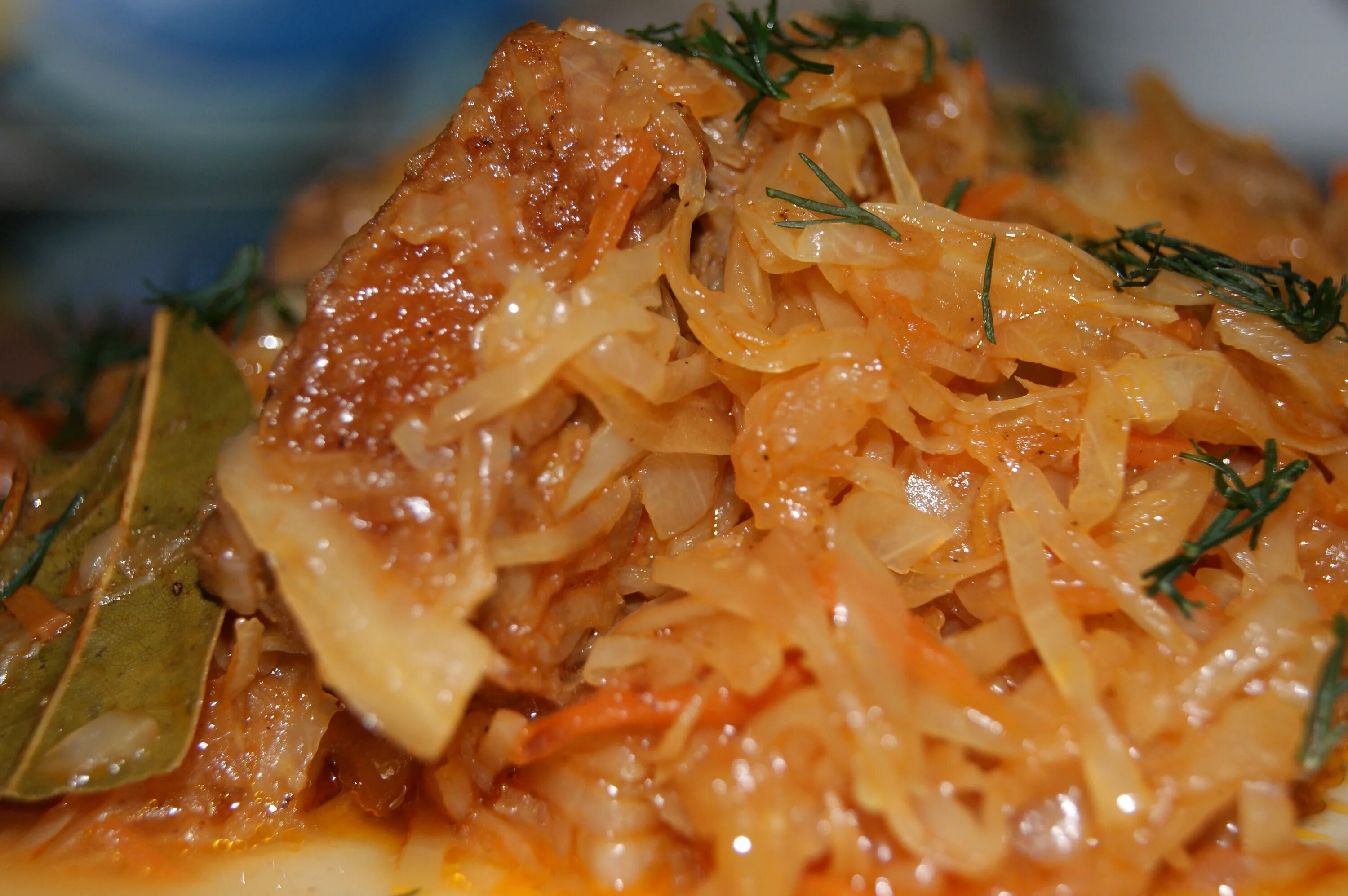Как вкусно потушить капусту с картошкой