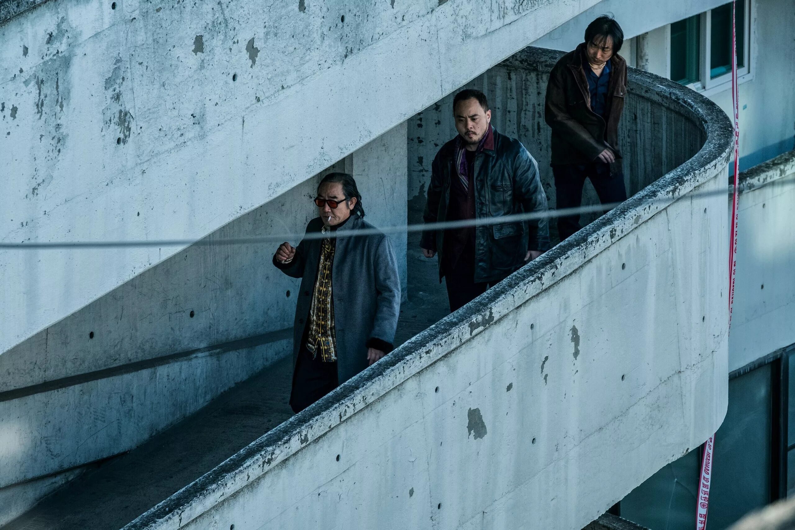 Фильм зверь джесси бакли. Зверь корейский фильм. Дата выхода звери. Зверь фильм корея. Темные начала сериал.